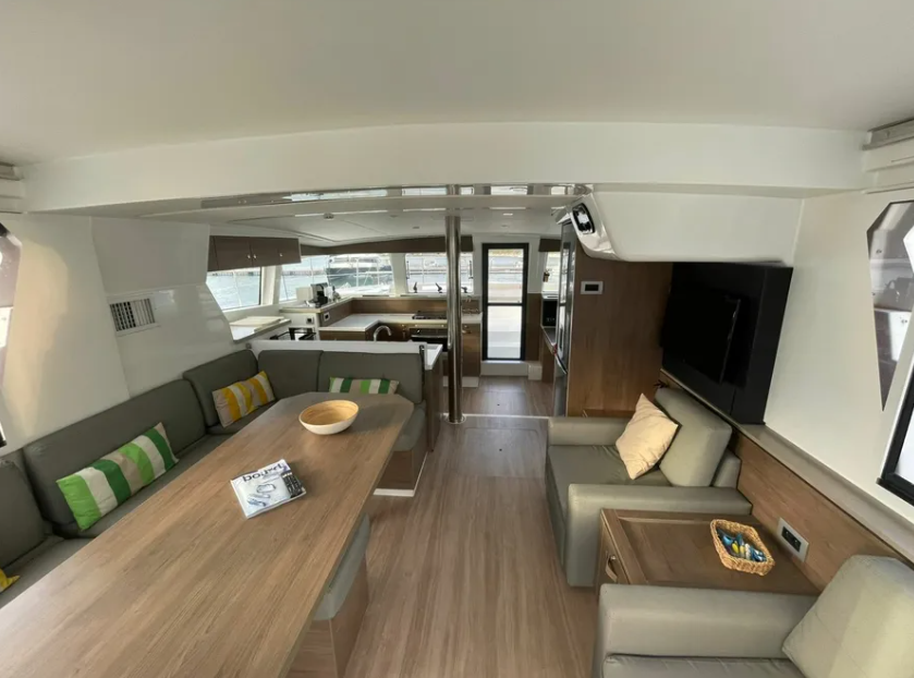 Katamaran Bali 4.2 Kebifor