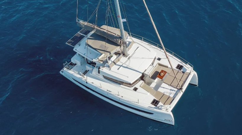 Catamaran Bali 4.2 Junior Mary 1
