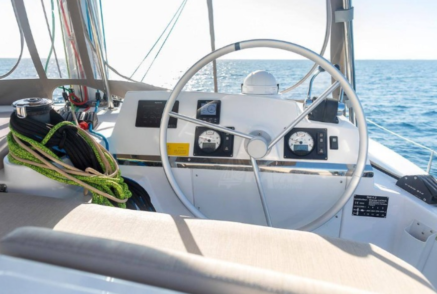 Catamaran Bali 4.2 Junior Mary 1