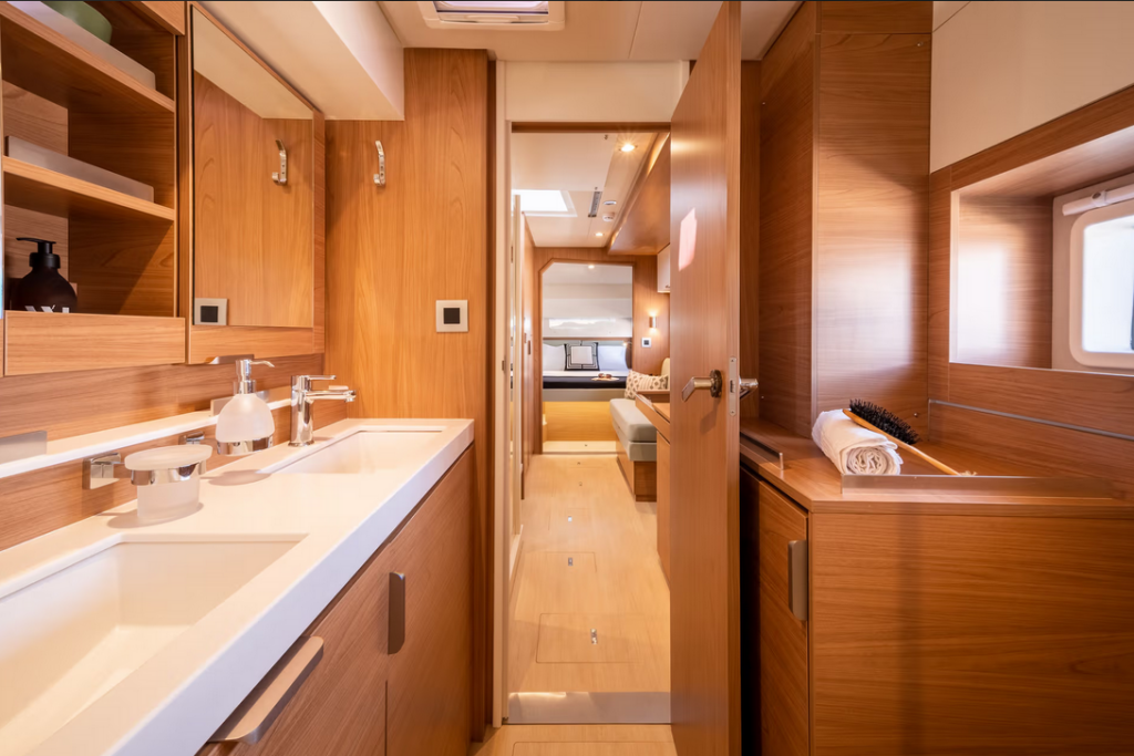 Katamaran Bali 4.2 Junior Mary 1