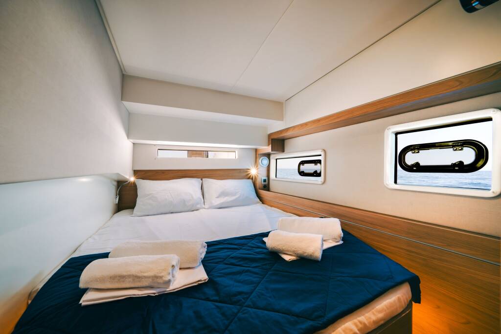 Katamaran Bali 4.2 Princess Evgenia