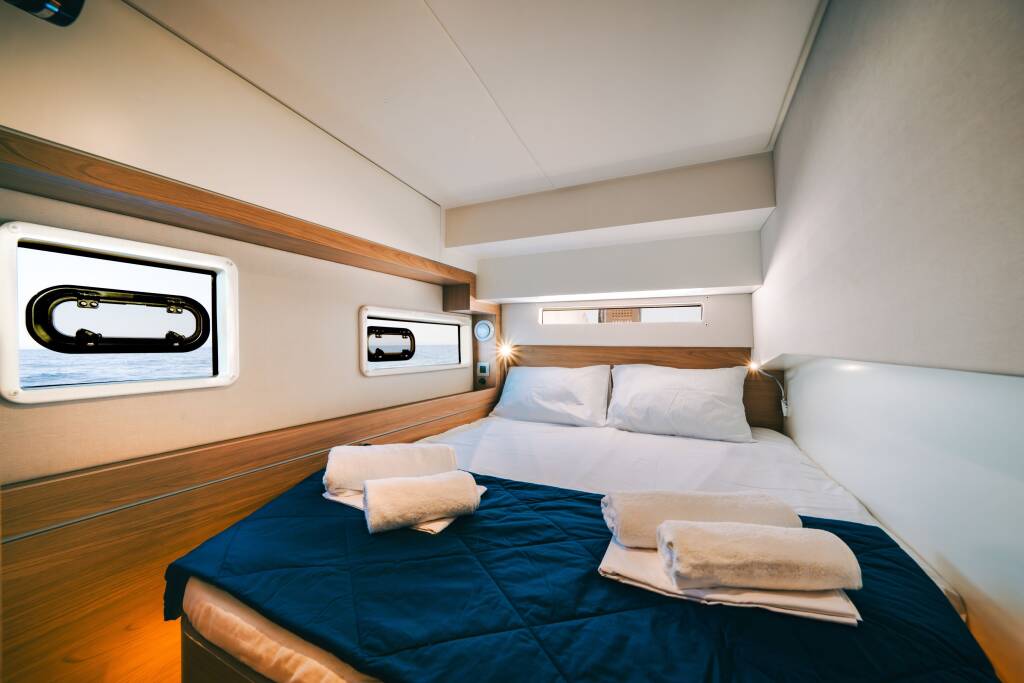 Katamaran Bali 4.2 Princess Evgenia