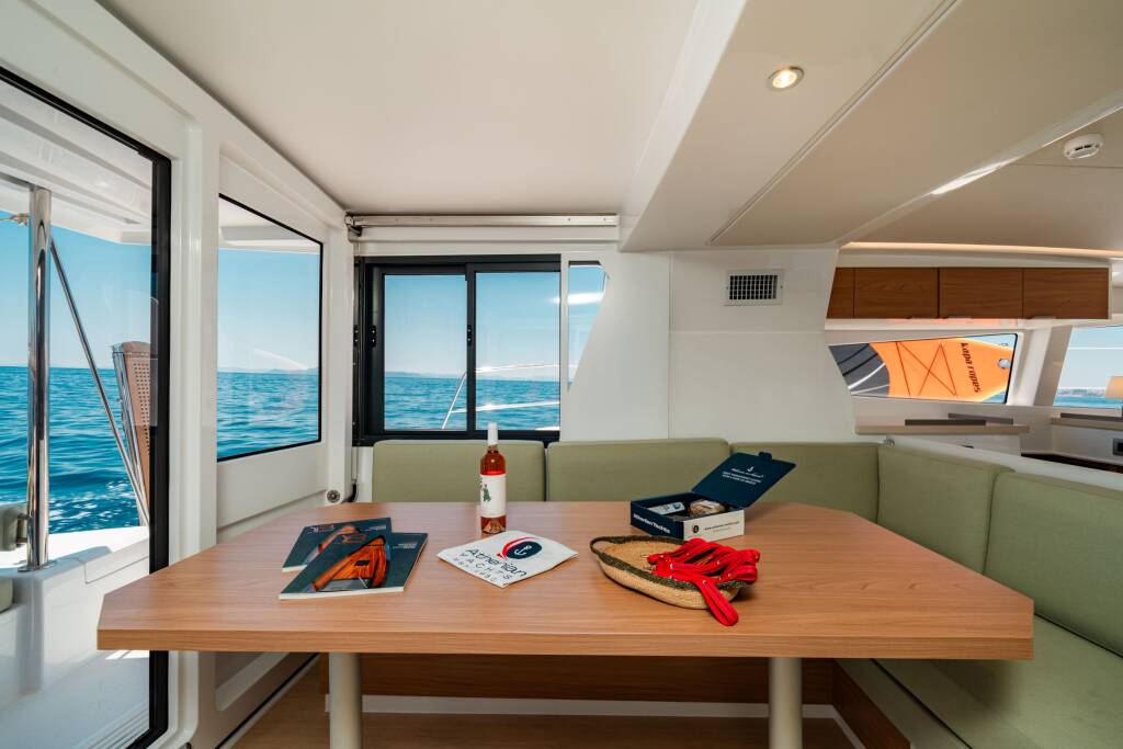 Katamaran Bali 4.2 Princess Evgenia