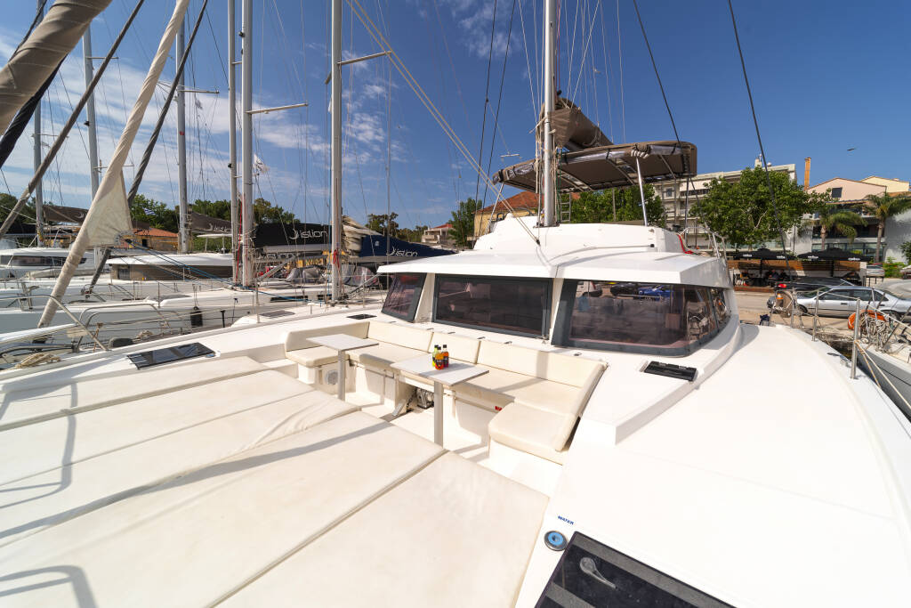 Catamaran Bali 4.3 