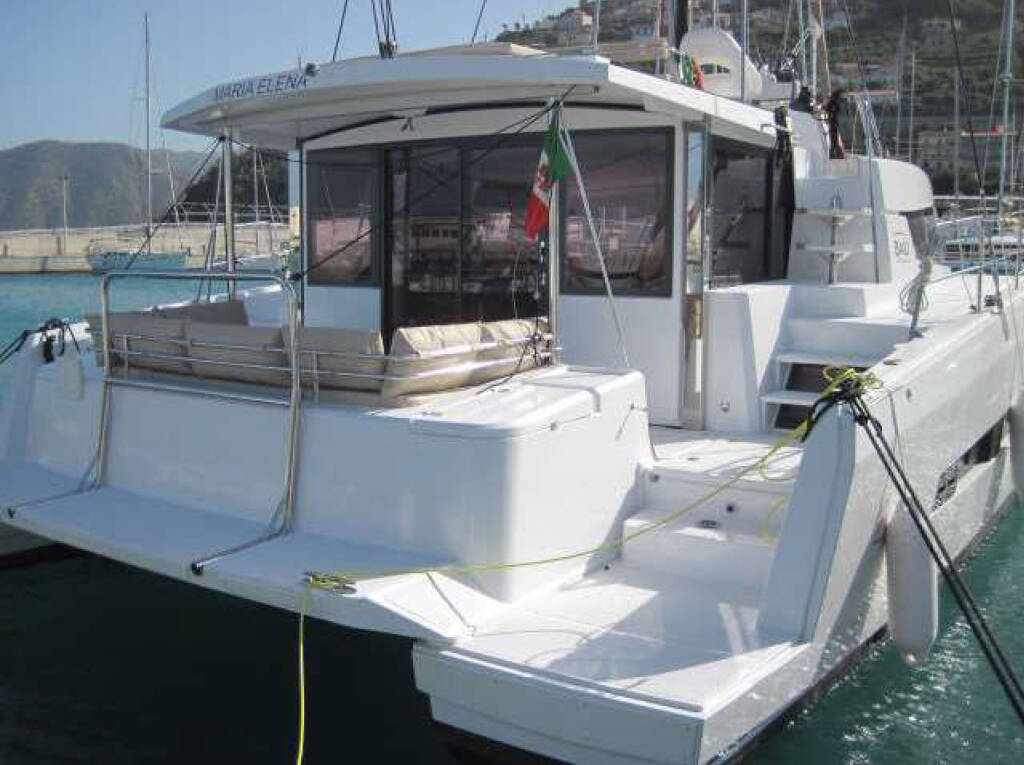 Catamaran Bali 4.3 ECONOMY