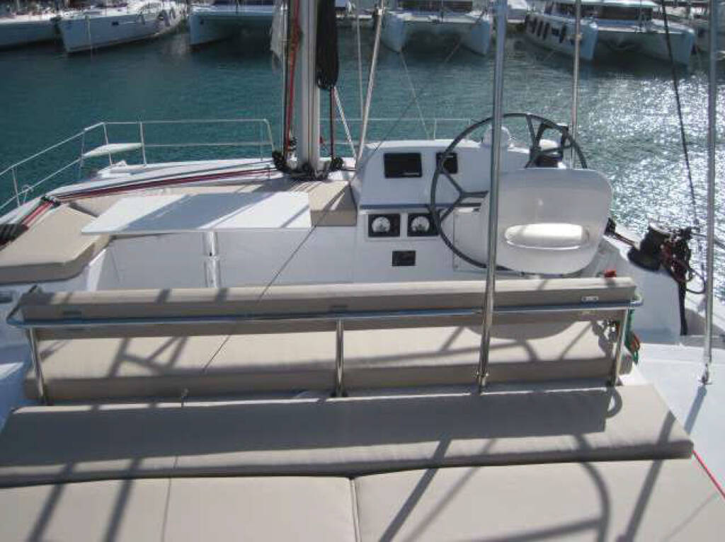 Catamaran Bali 4.3 ECONOMY