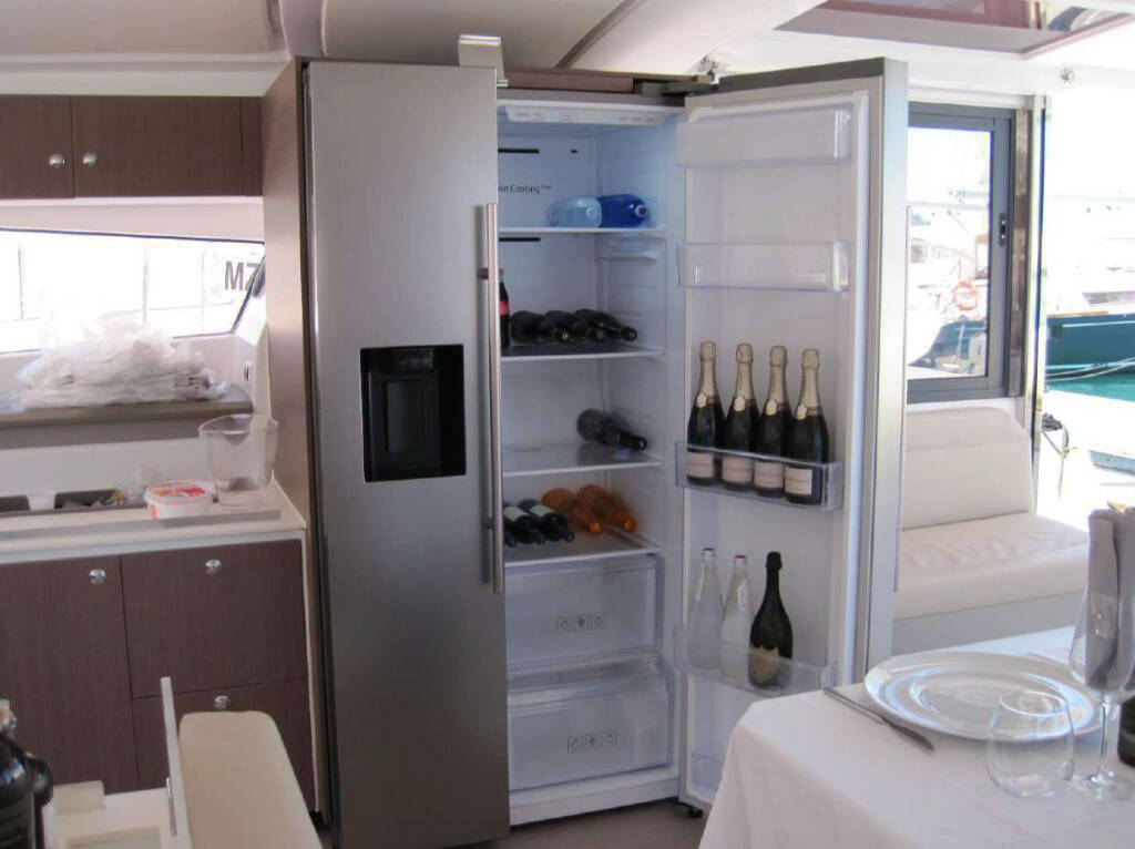 Catamaran Bali 4.3 ECONOMY