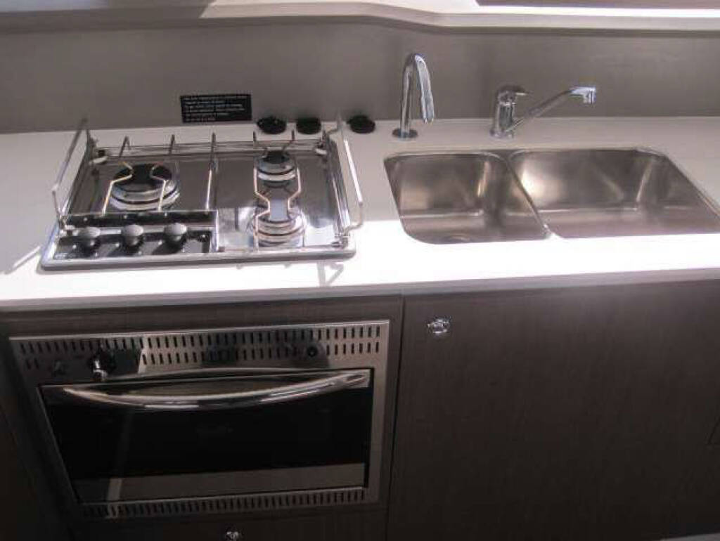 Catamaran Bali 4.3 ECONOMY