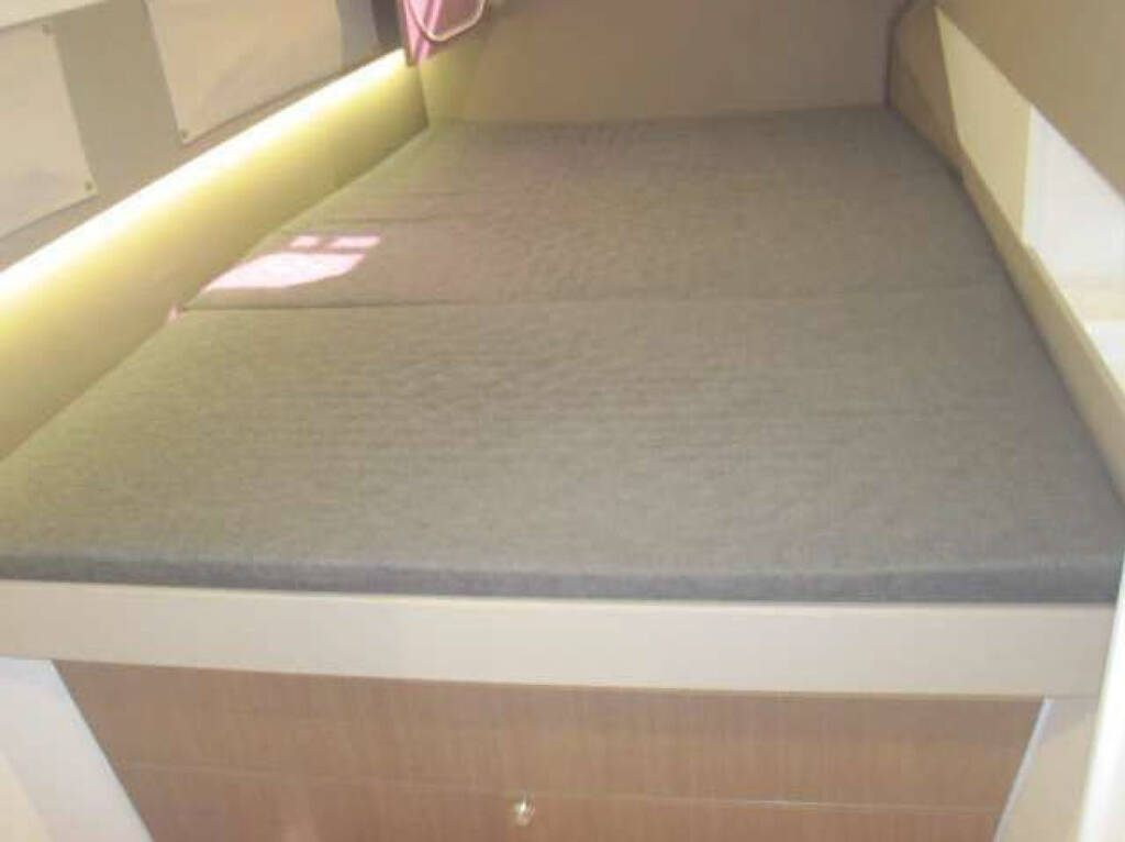 Catamaran Bali 4.3 ECONOMY