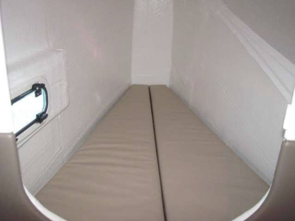 Catamaran Bali 4.3 ECONOMY