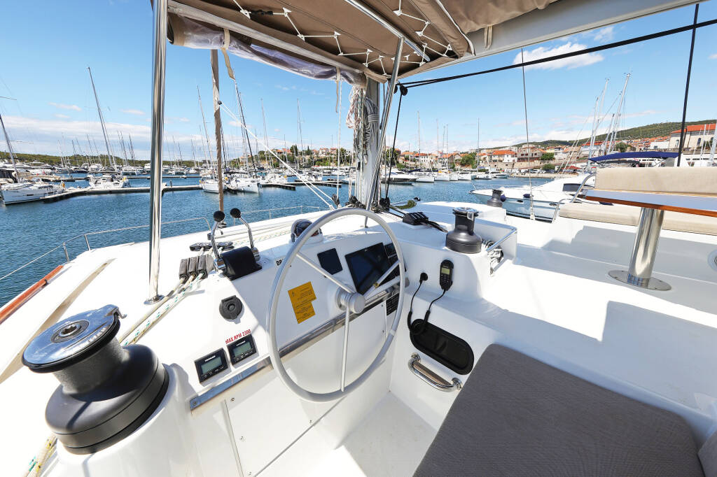 Katamaran Bali 4.4 Algol