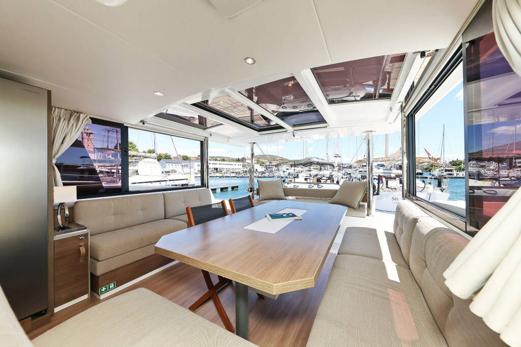 Katamaran Bali 4.4 Algol