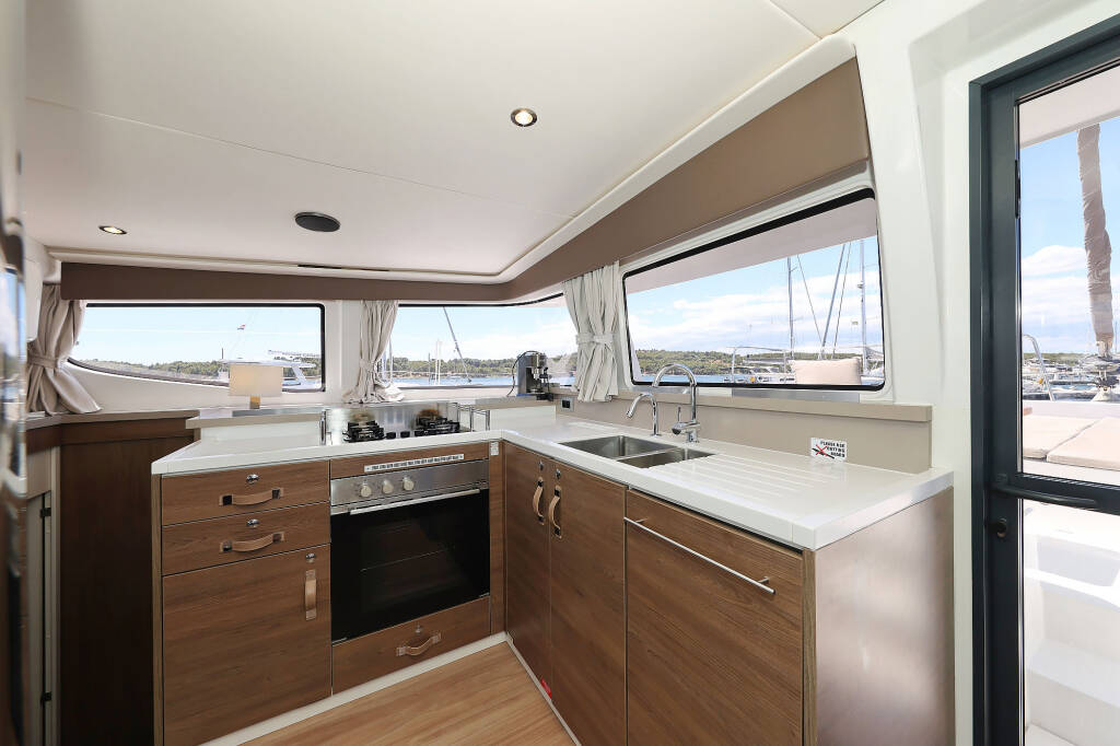 Katamaran Bali 4.4 Algol