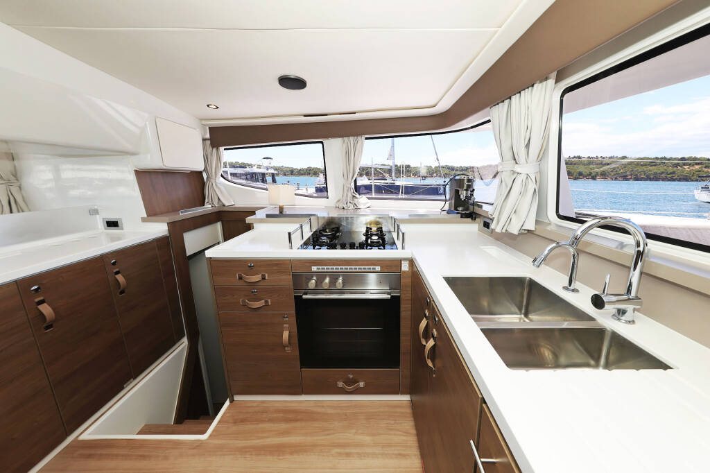 Katamaran Bali 4.4 Algol