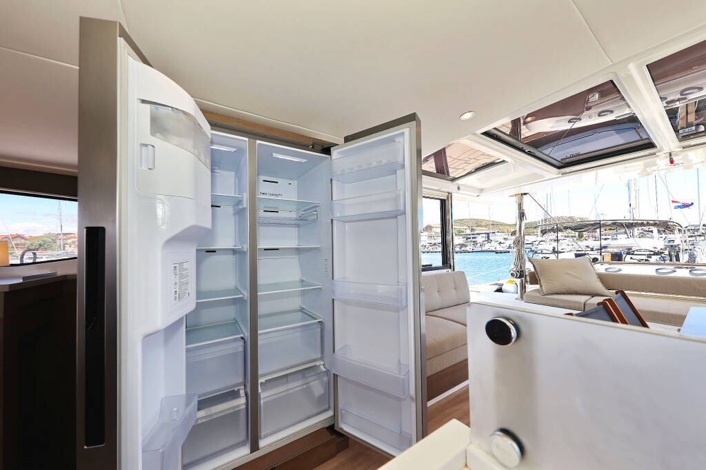 Katamaran Bali 4.4 Algol