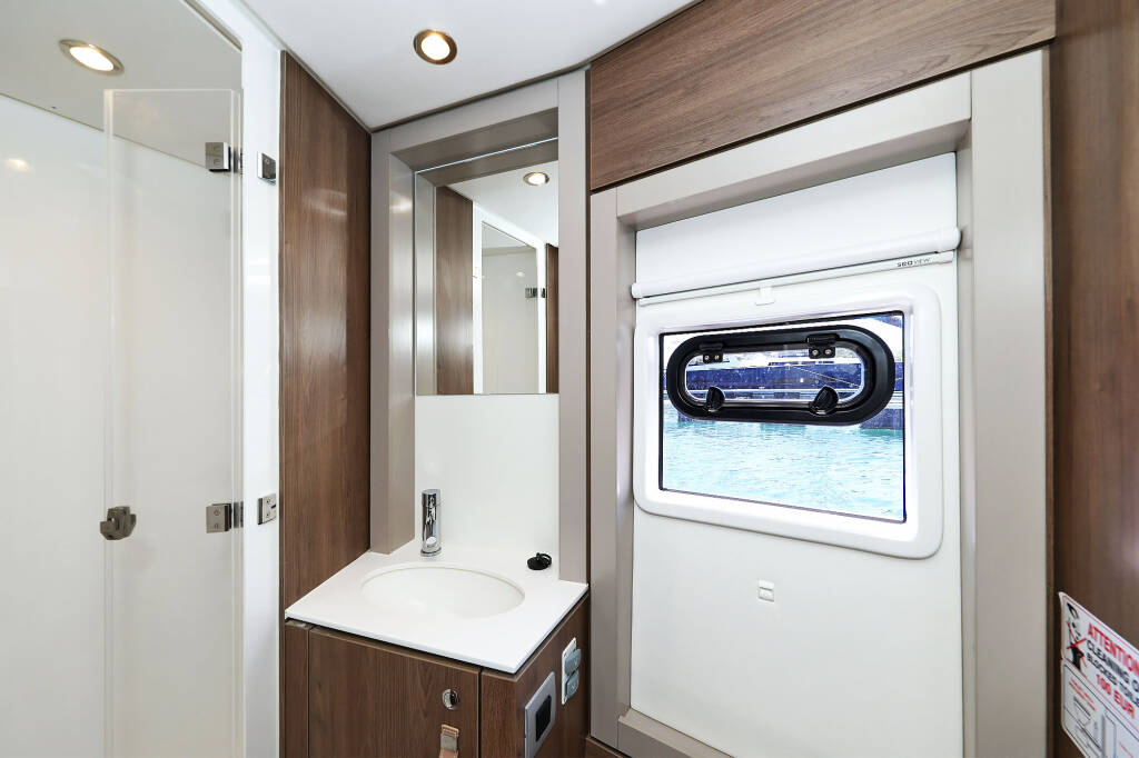 Katamaran Bali 4.4 Algol