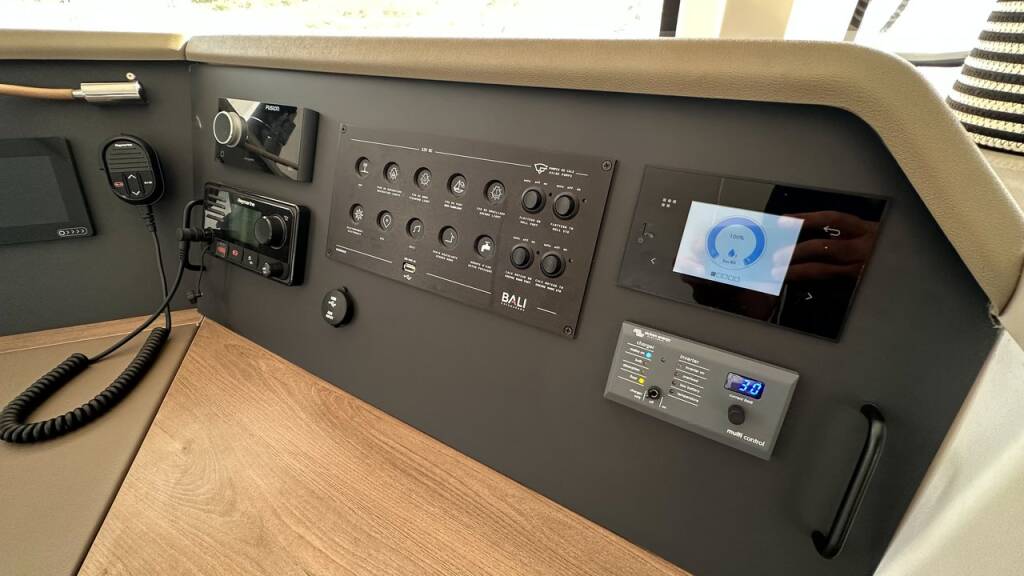 Katamaran Bali 4.4 