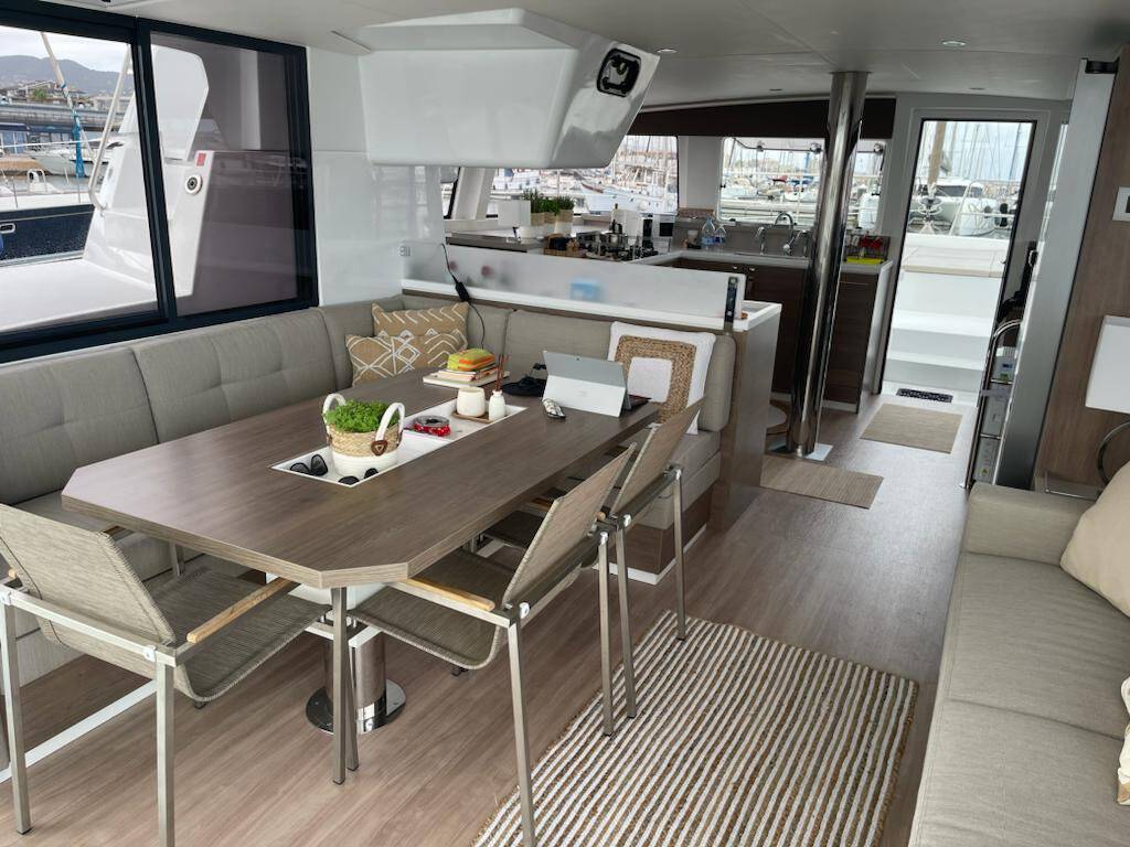 Catamaran Bali 4.4 Enterprise