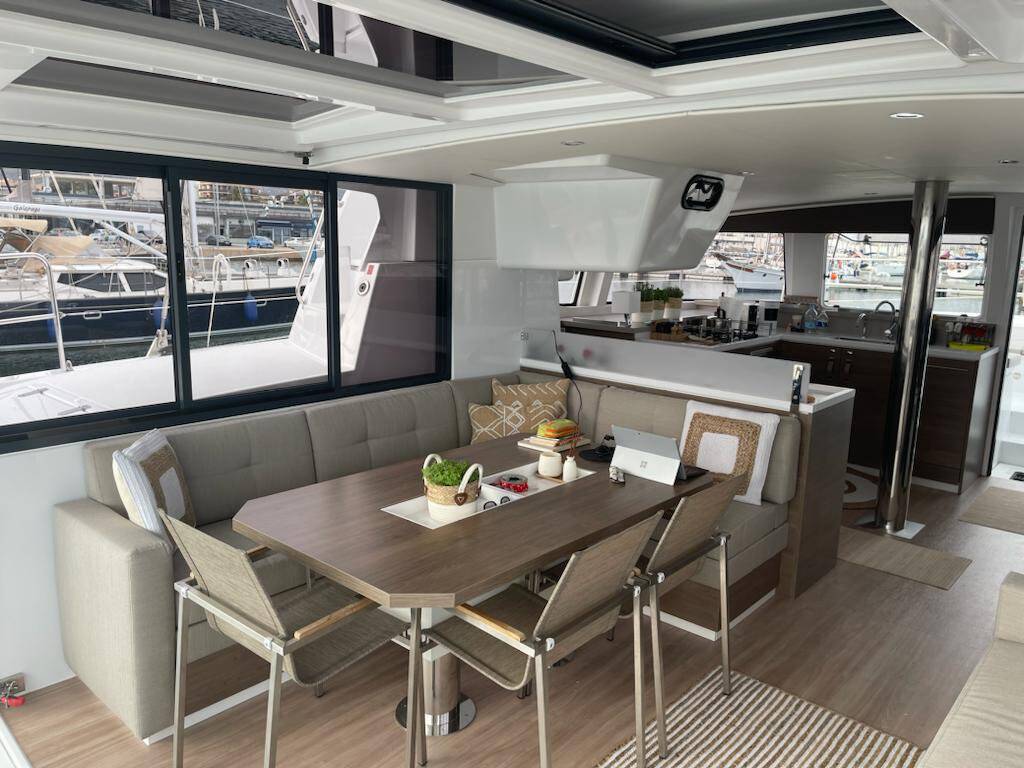 Catamaran Bali 4.4 Enterprise
