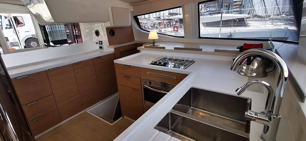 Catamaran Bali 4.4 Kos 44.1