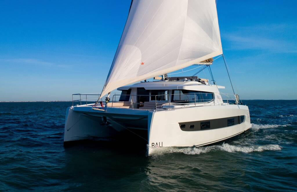 Catamaran Bali 4.4 Silver Waters