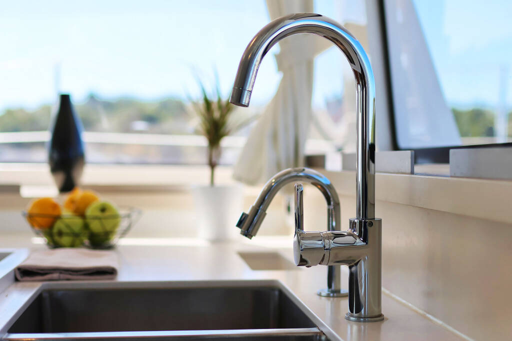 Katamaran Bali 4.4 Mela