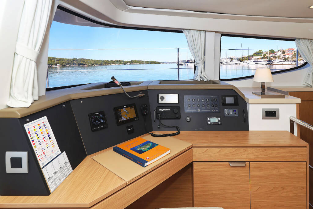 Katamaran Bali 4.4 Mela