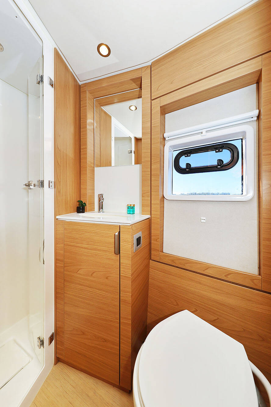 Katamaran Bali 4.4 Mela