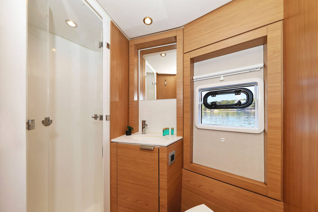 Katamaran Bali 4.4 Mela