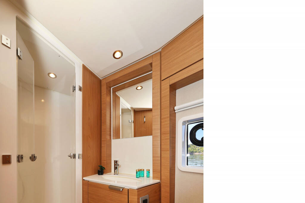 Katamaran Bali 4.4 Mela