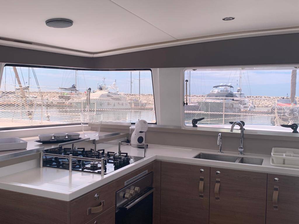 Katamaran Bali 4.4 Cio