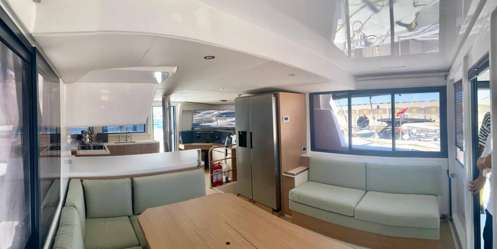Catamaran Bali 4.4 Leonora