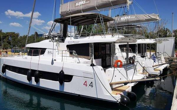 Bali 4.4 Kos 44.3 Athens, Alimos marina