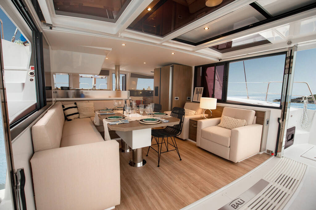 Katamaran Bali 4.4 Breeze