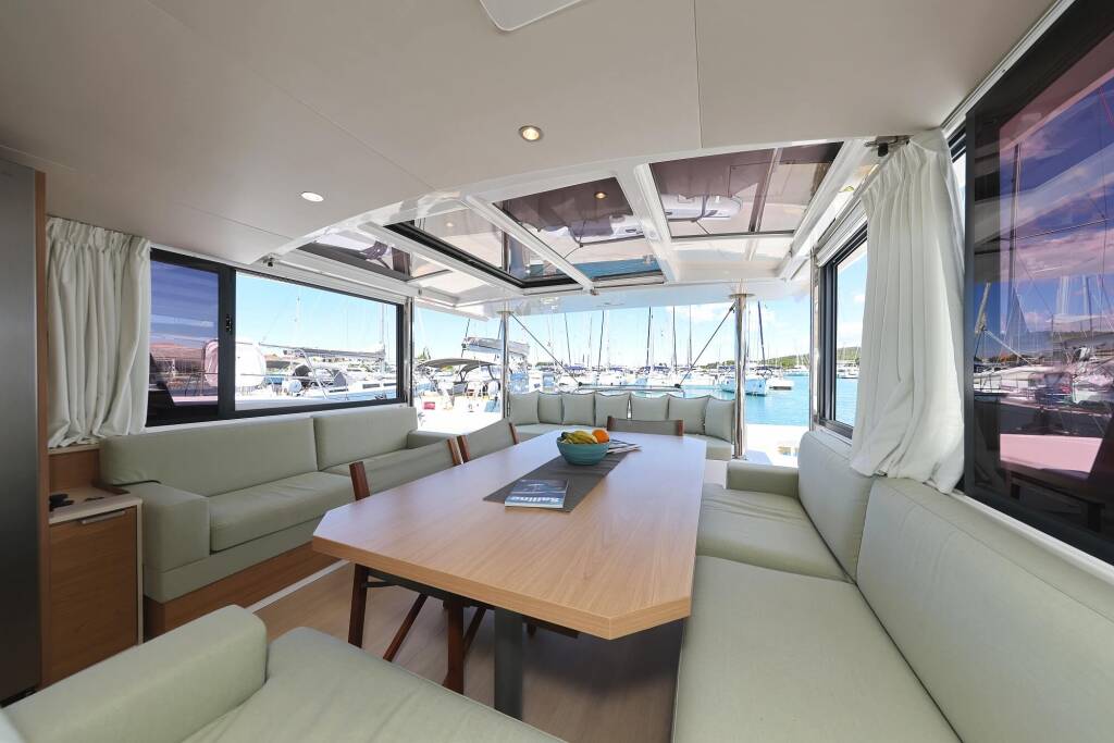 Katamaran Bali 4.4 Breeze