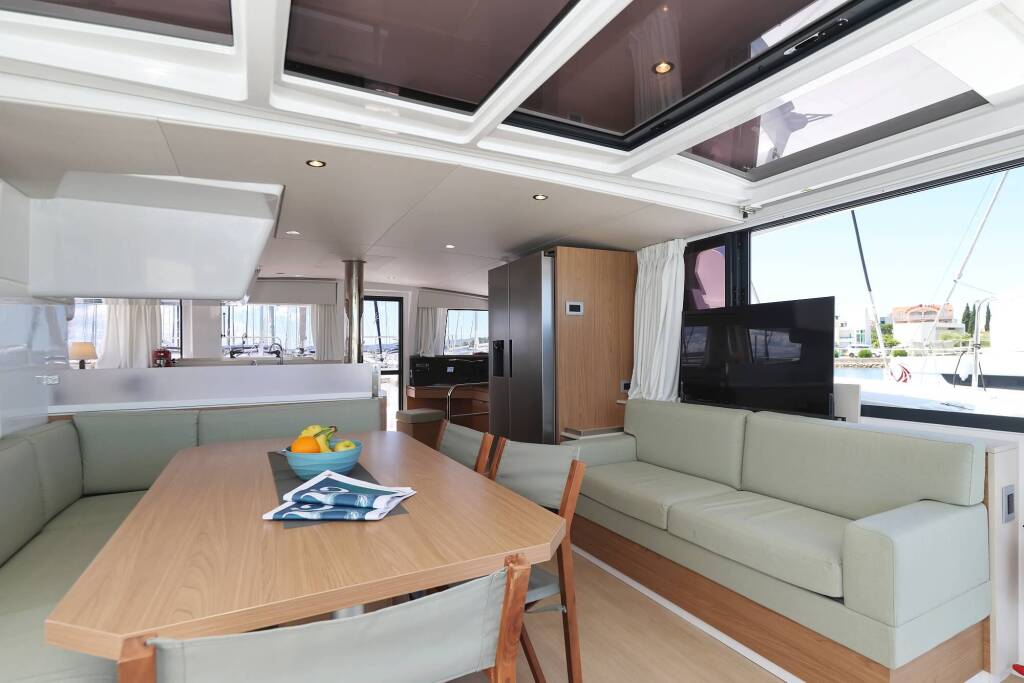 Katamaran Bali 4.4 Breeze