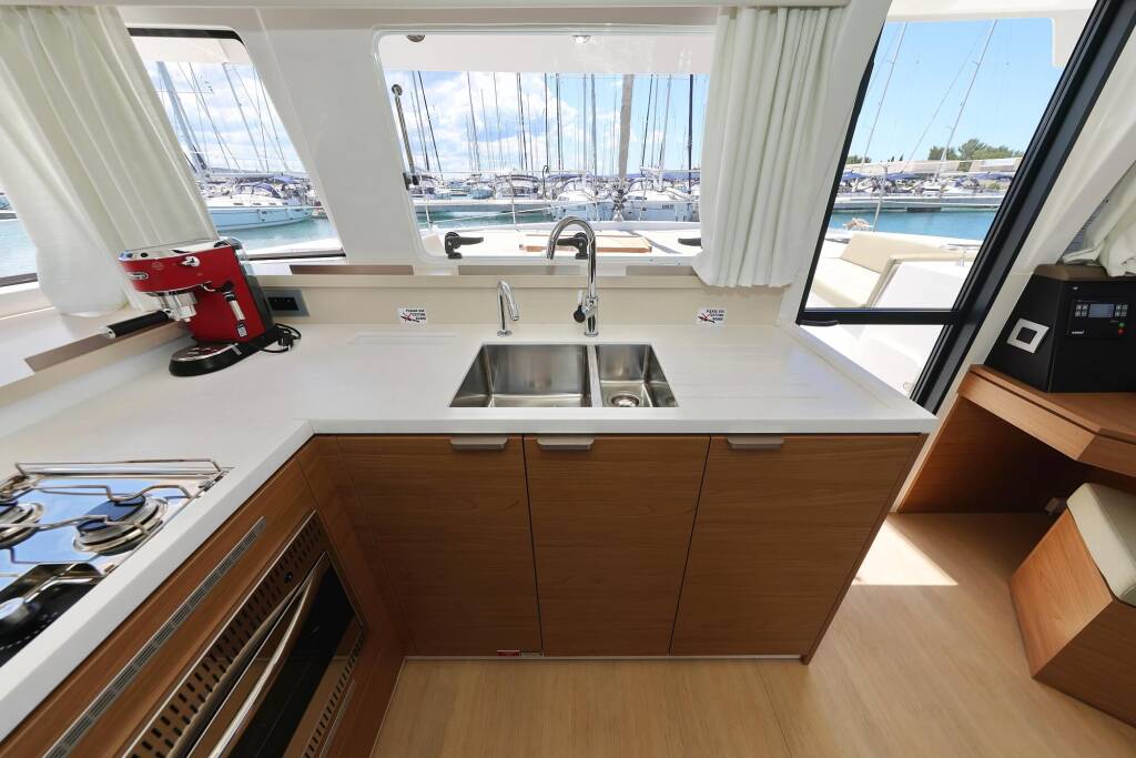 Katamaran Bali 4.4 Breeze