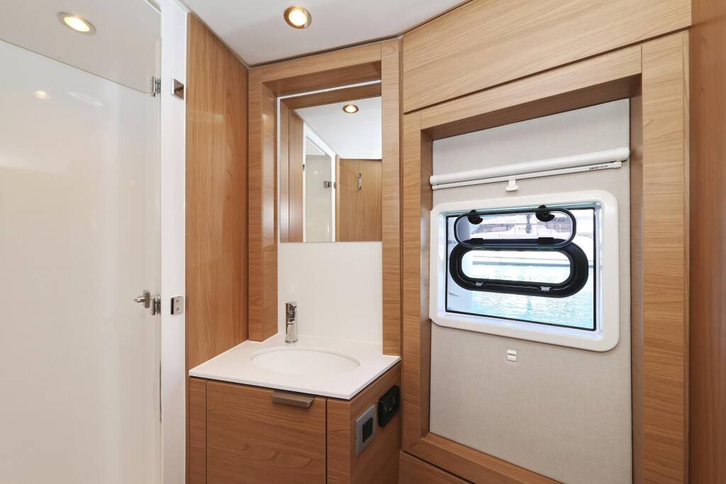 Katamaran Bali 4.4 Breeze