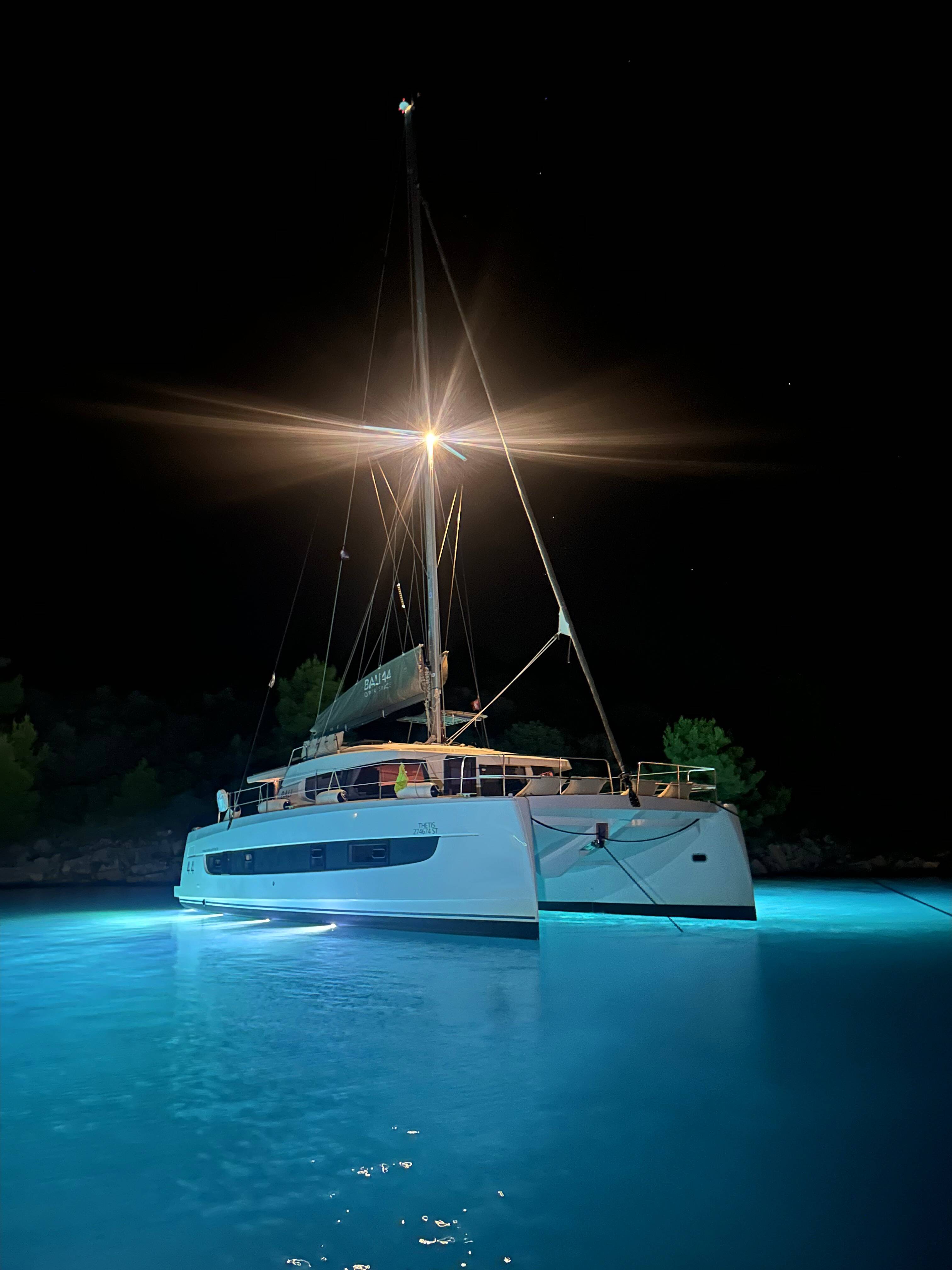 Katamaran Bali 4.4 Thetis