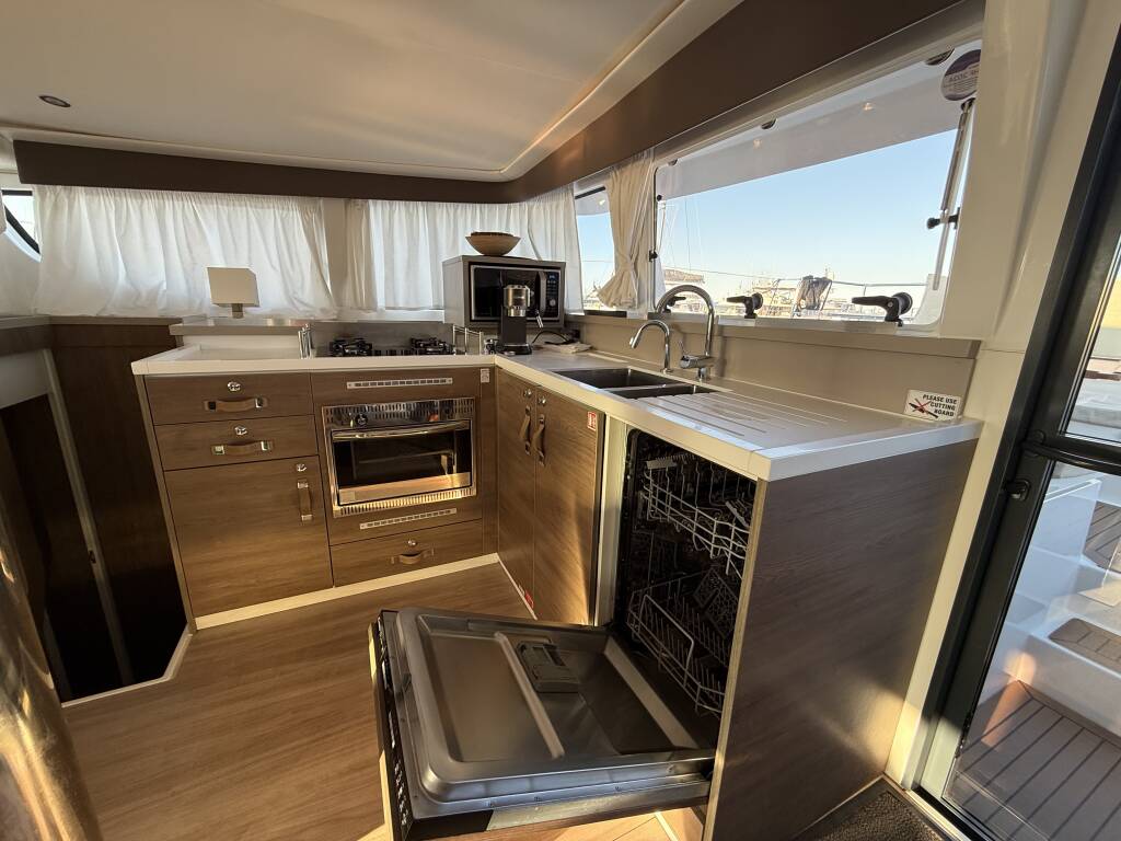 Katamaran Bali 4.4 Thetis