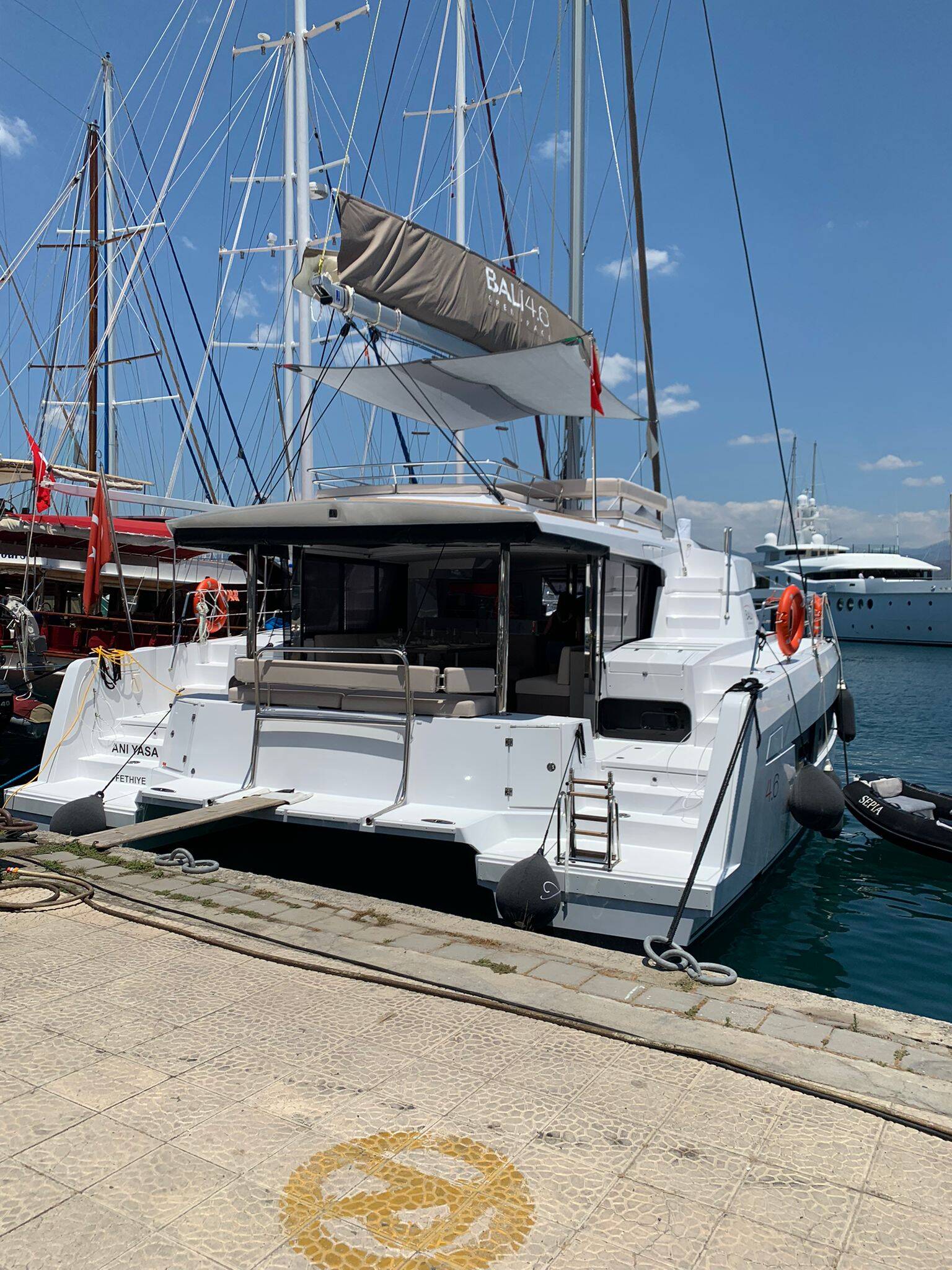 Catamaran Bali 4.6 Ani Yasa