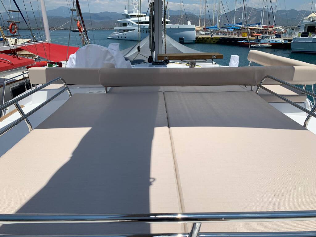 Catamaran Bali 4.6 Ani Yasa