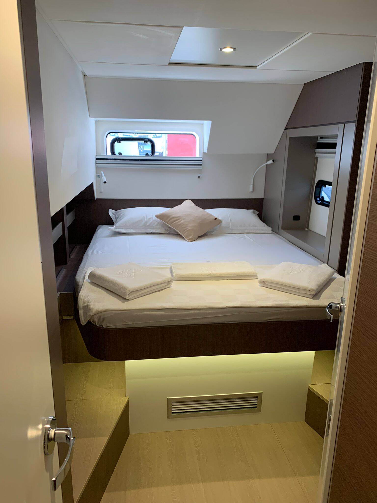 Catamaran Bali 4.6 Ani Yasa