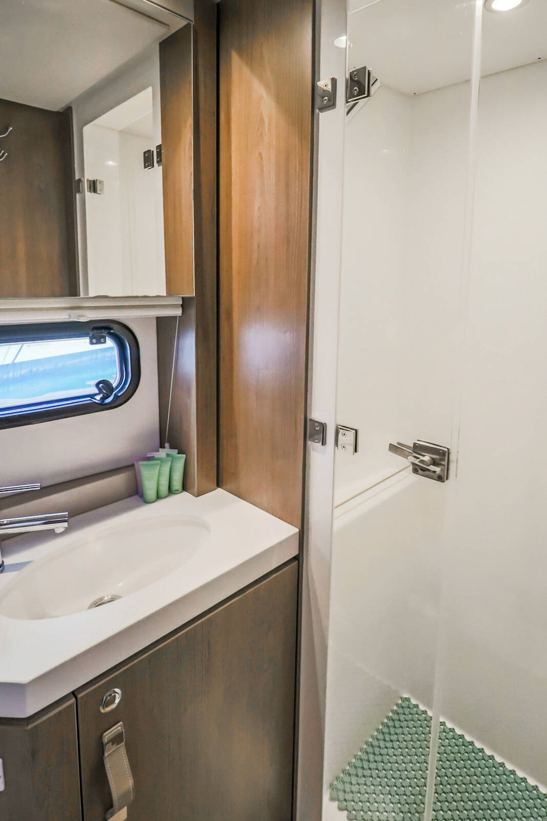 Catamaran Bali 4.6 Cyprinus