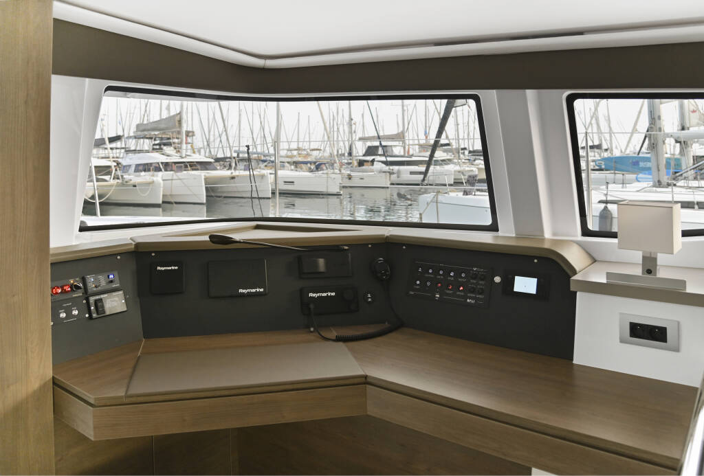 Catamaran Bali 4.6 Enma
