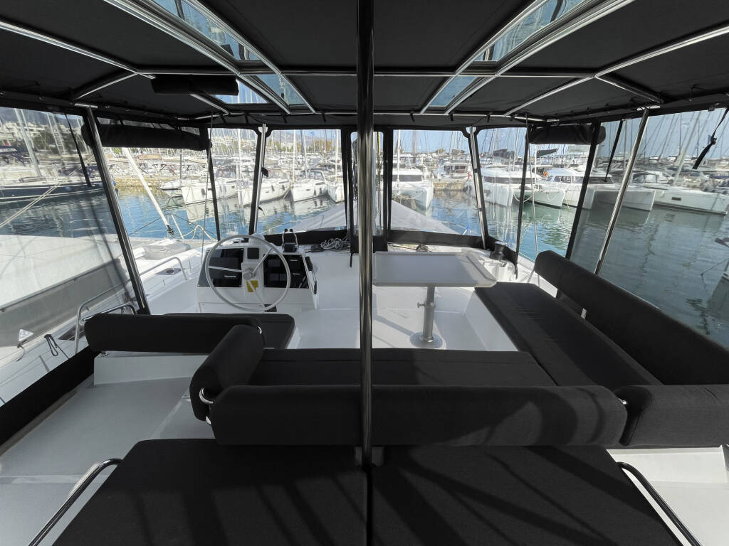 Catamaran Bali 4.6 Enma
