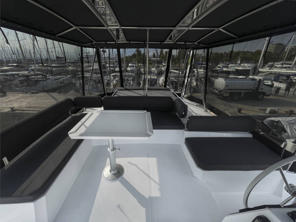 Catamaran Bali 4.6 Enma