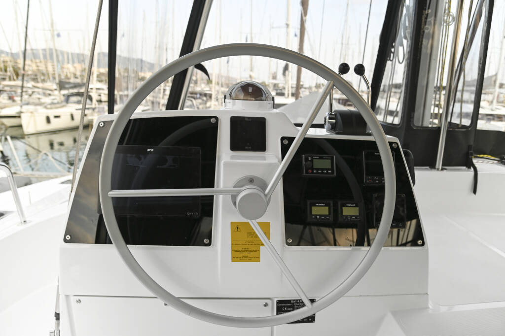 Catamaran Bali 4.6 Enma