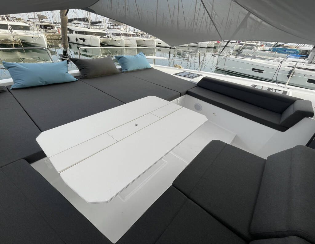 Catamaran Bali 4.6 Enma
