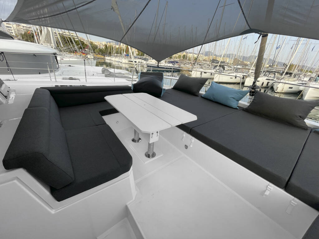 Catamaran Bali 4.6 Enma